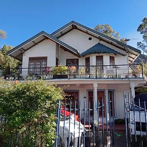https://sasru-holiday-home.kandyhotelsnow.com